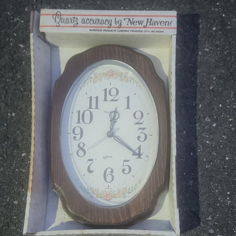 new haven clock company quartz Wall Clock New In Box
